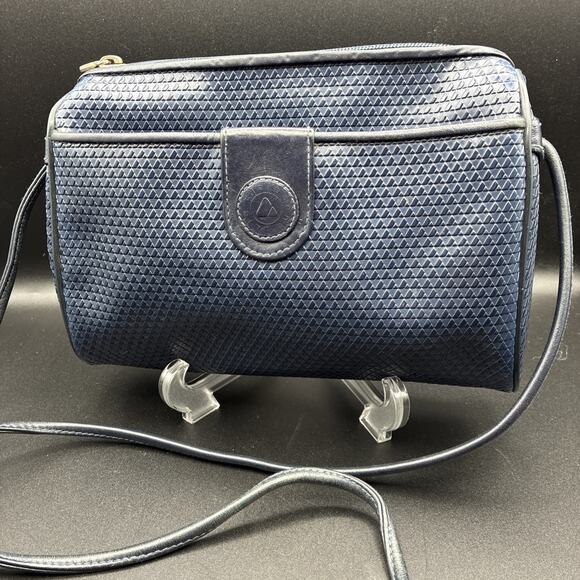 Vtg 1983 Liz Claiborne Navy Raised Logo Vinyl Crossbody Bag - Picture 1 of 15